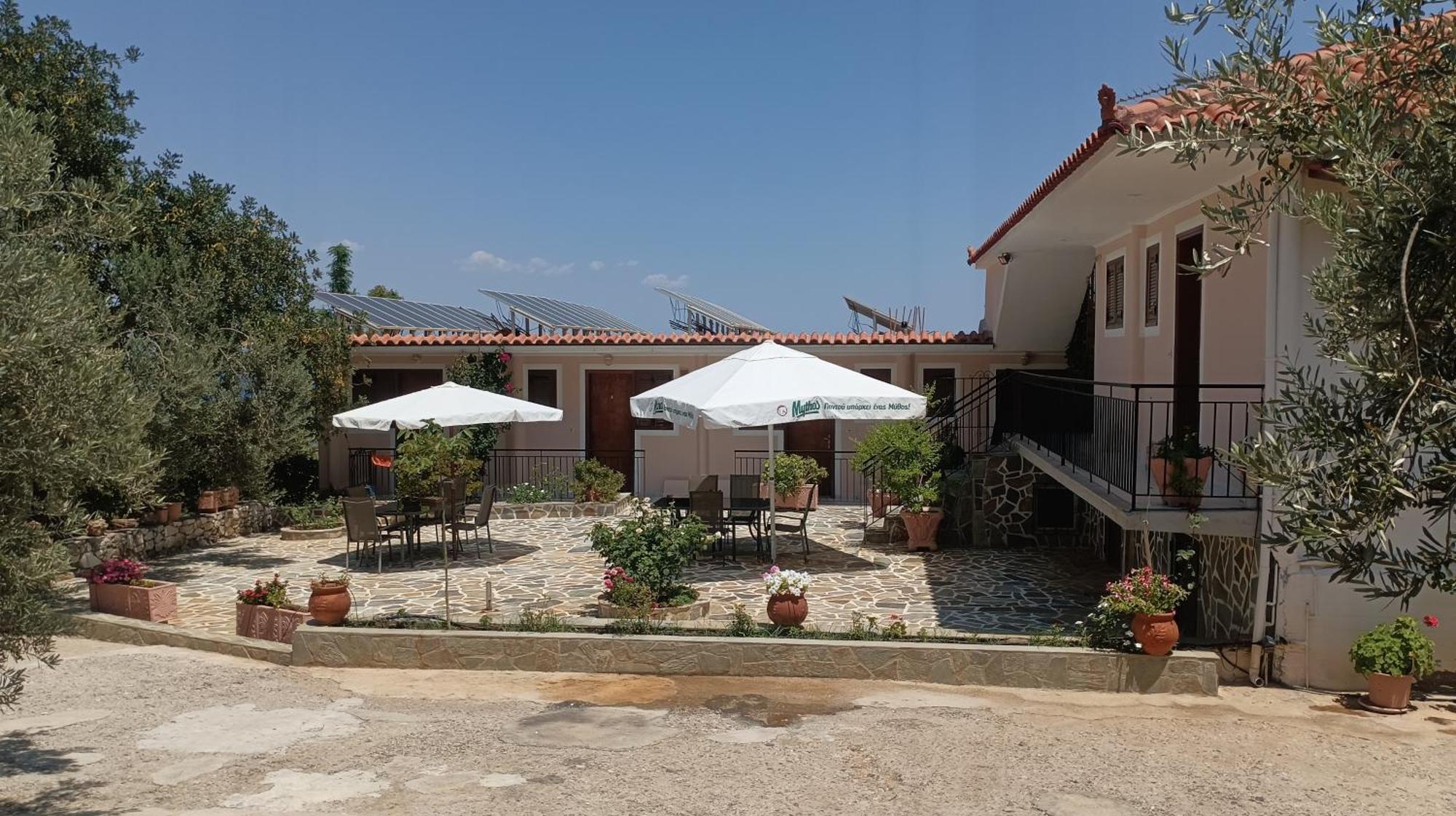 Studios Zaritsi Tiros Exterior photo
