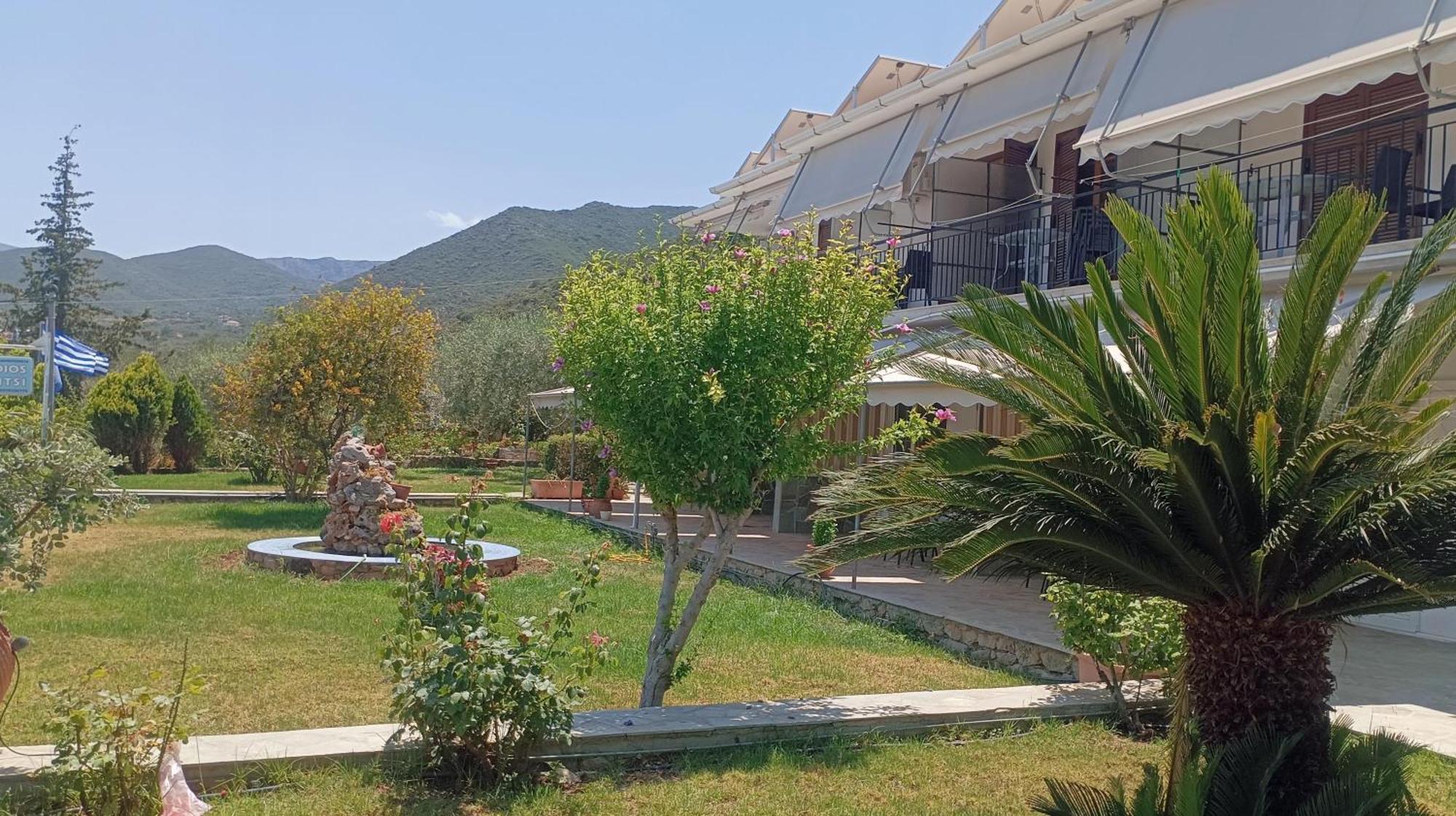 Studios Zaritsi Tiros Exterior photo