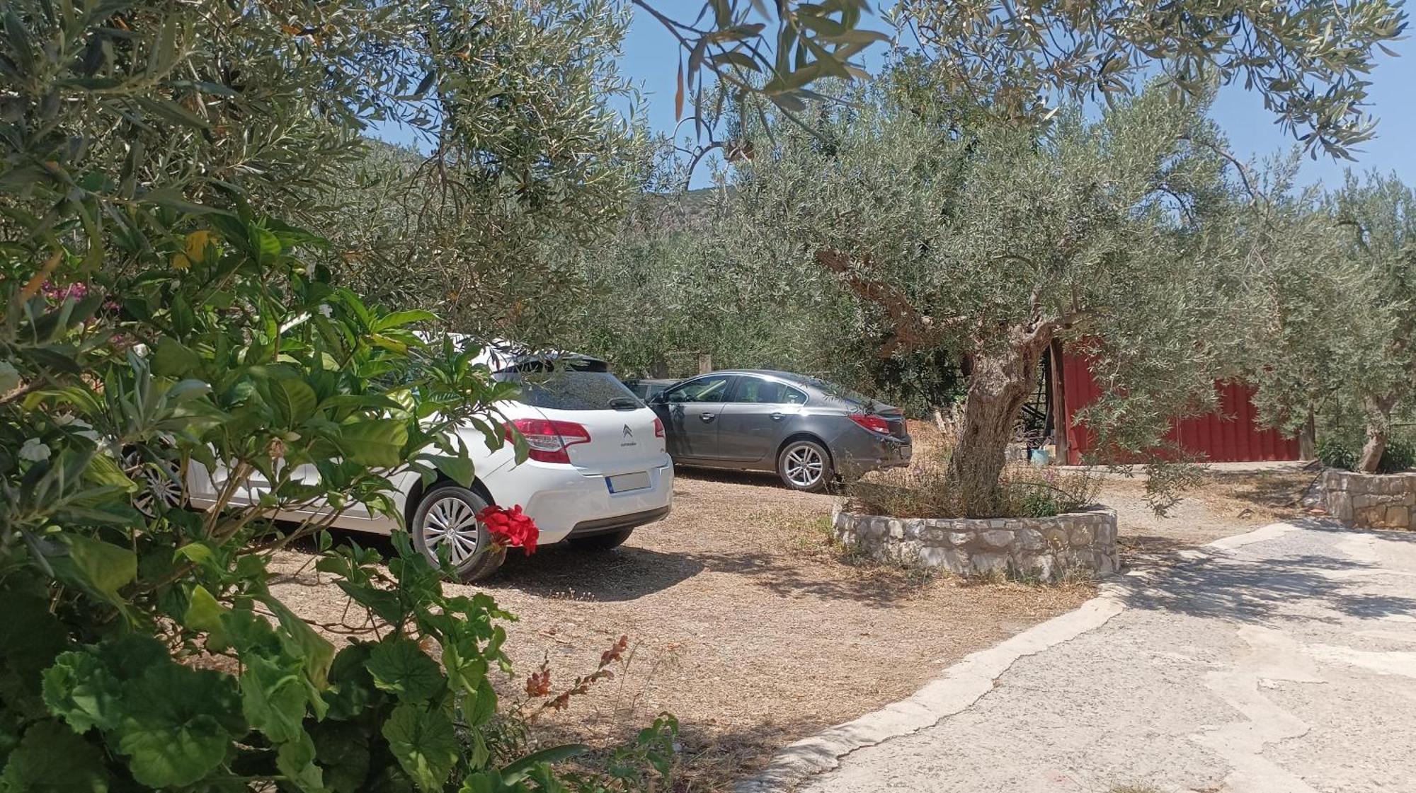 Studios Zaritsi Tiros Exterior photo
